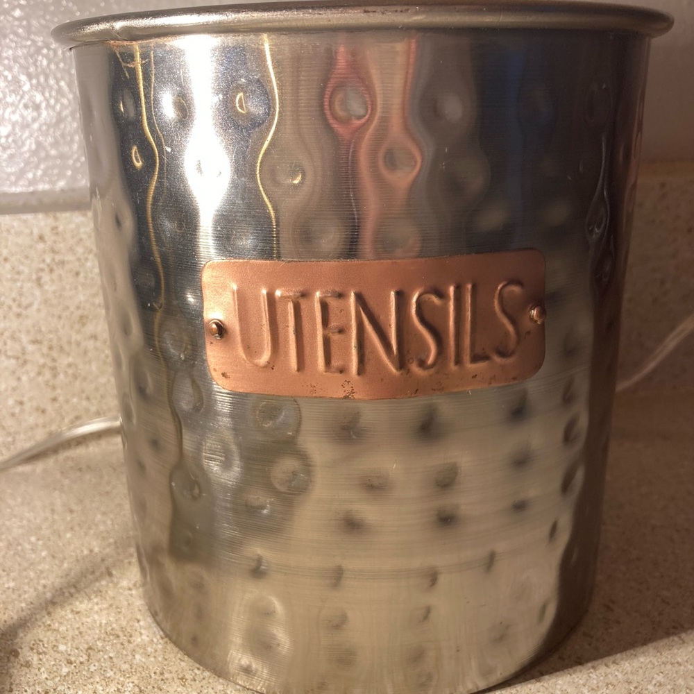 Utensil holder